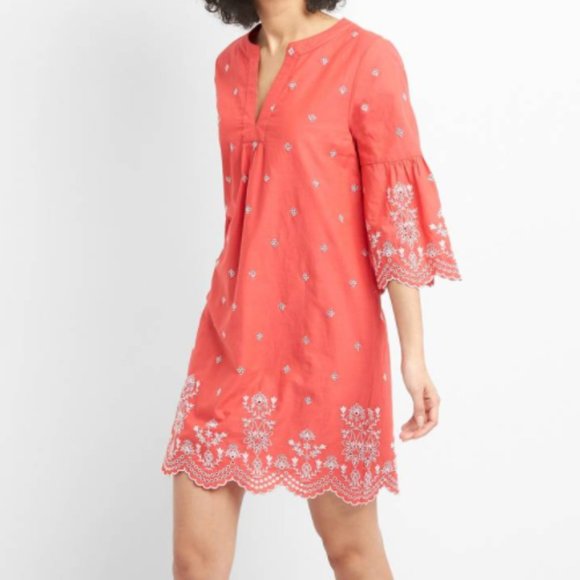 GAP Dresses & Skirts - GAP Eyelet Shift Dress Rosehip Bell Sleeves Floral Embroidery V Neck Size S